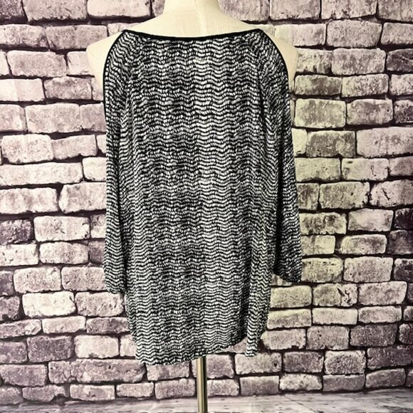 Apt. 9 Black & White Cold Shoulder Blouse Size L - Picture 5 of 7